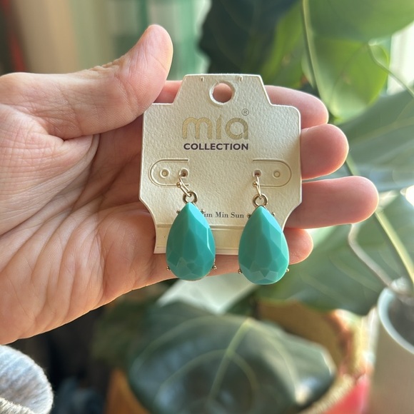 Mia Collection Costume Gold Turquoise Dangle Earrings - Picture 2 of 3